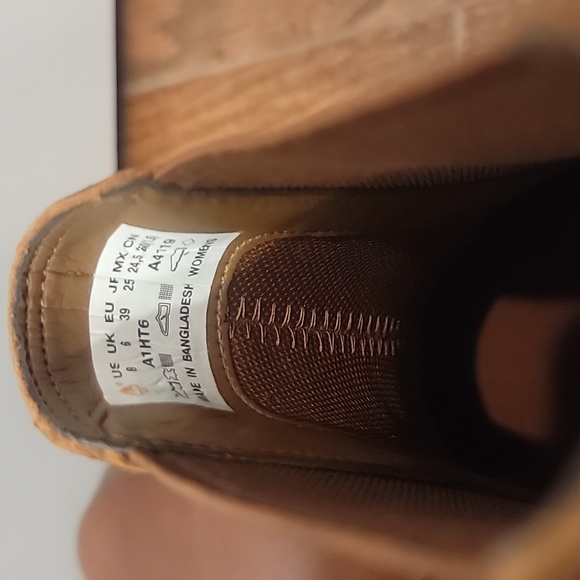 NWOB Timberland boots - Picture 4 of 7